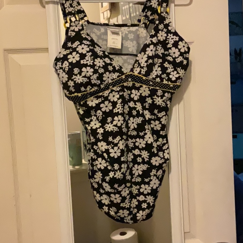 NWOT Motherhood Maternity Swimsuit Tankini Top, size Large
